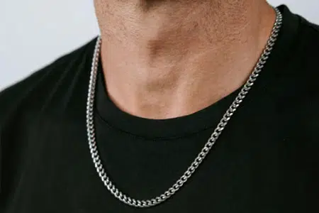 tendências de colares de correntes 2026