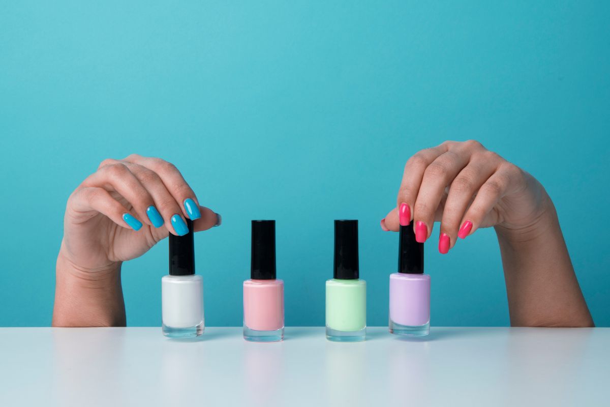 Guia completo de tons terrosos para unhas