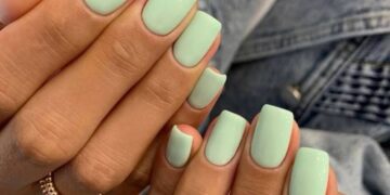 Como apostar na nail art minimalista para o verão