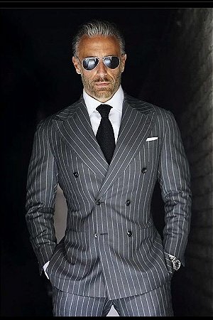 Guia Completo de Tecidos para Alfaiataria: Qual escolher?; Como Cuidar do Seu Terno Sob Medida: Dicas Essenciais; A História da Alfaiataria: Tradição e Modernidade; Alfaiataria vs. Prêt-à-porter: Quando Optar por Cada Um?; O Papel da Consultoria de Imagem na Escolha do Terno Perfeito