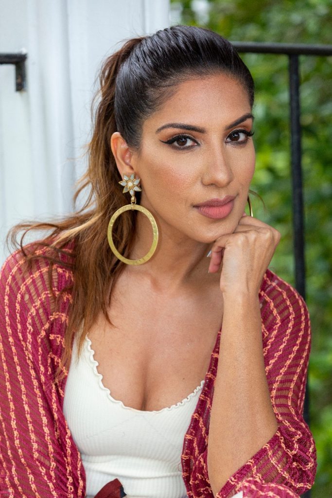 truques para aumentar o busto com a roupa