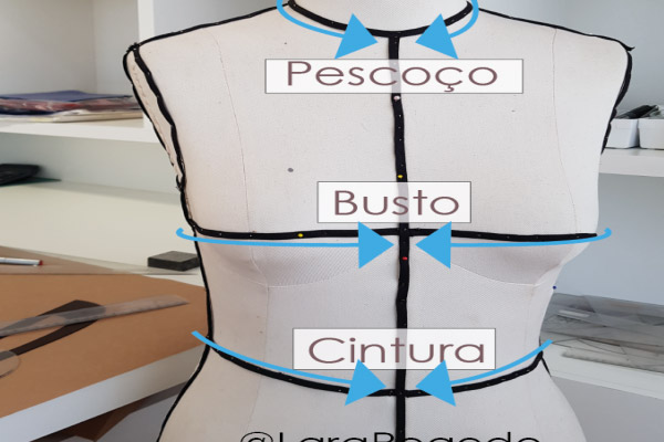 Blazers e Coletes: A Terceira Peça Essencial para Disfarçar o Busto