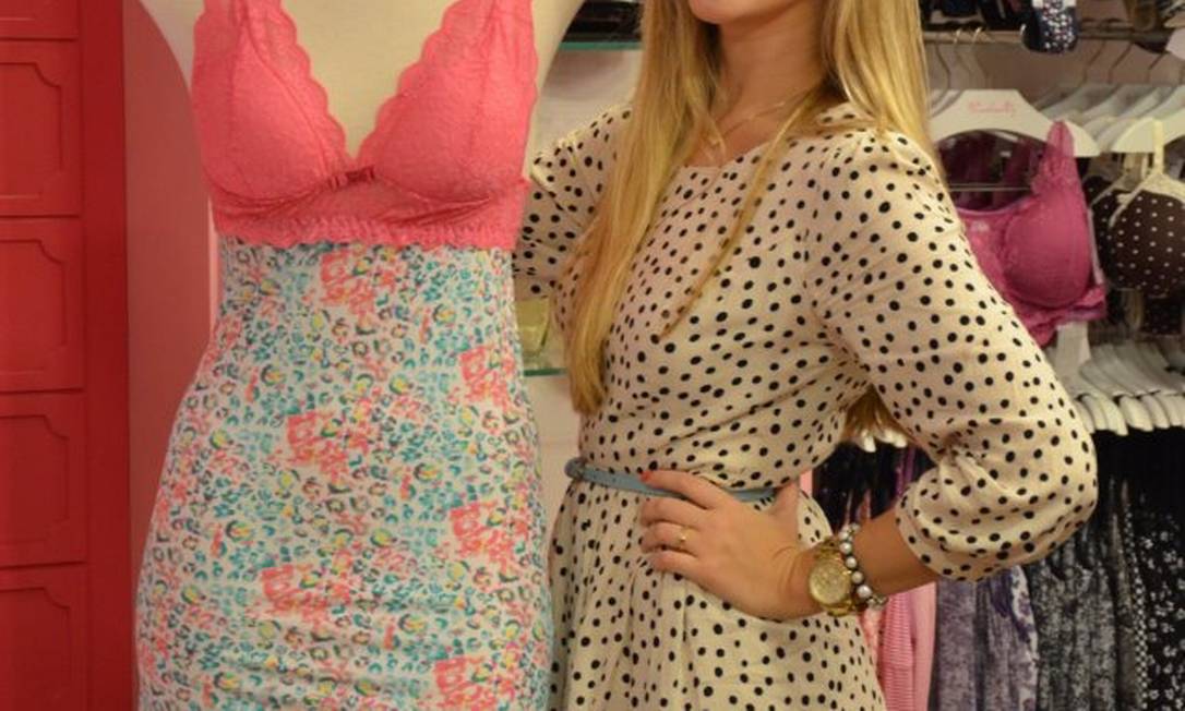 Cores e Estampas que Valorizam Quem Tem Seios Grandes