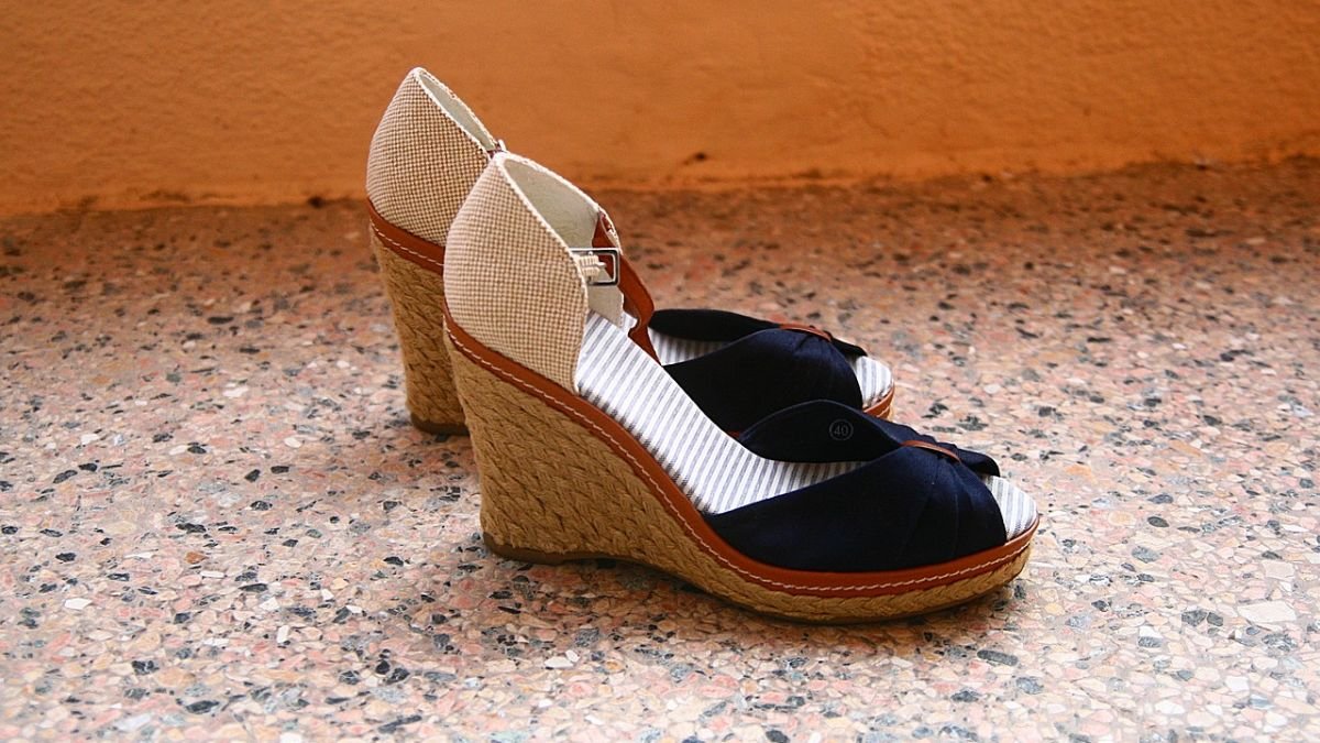 Como cuidar de sapatos de couro