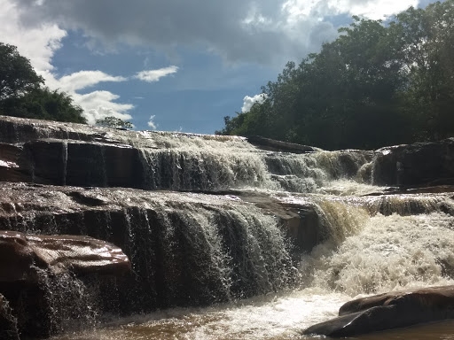Guia Completo da Cachoeira da Jiboia em Unaí