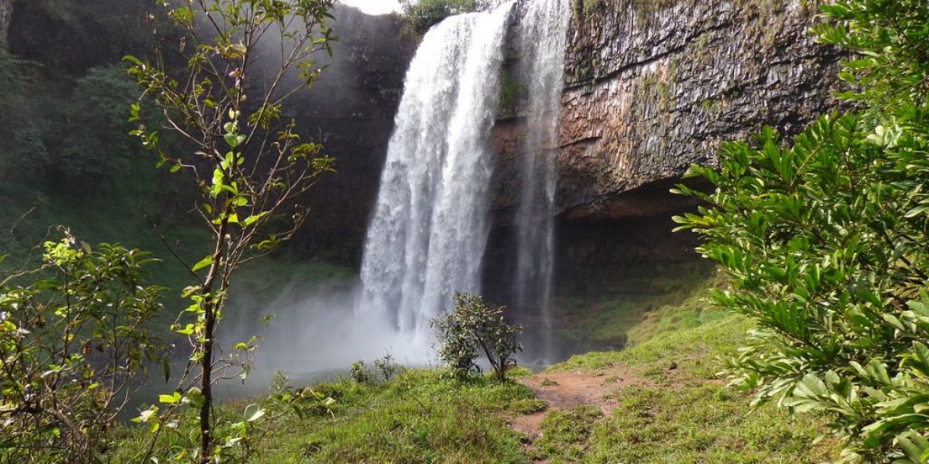 Guia Completo da Cachoeira da Jiboia em Unaí