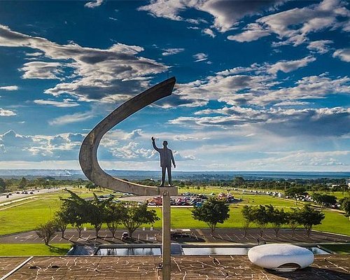 5 Ideias de Títulos para Walking Tours em Brasília:
1. Descubra Brasília a Pé: Os Melhores Walking Tours em Inglês
2. Brasília em 3 Horas: Um Guia a Pé pelo Eixo Monumental
3. Tours Gratuitos em Brasília: Explore a Capital Caminhando
4. Walking Tour Residencial em Brasília: Arquitetura e Cotidiano
5. Dicas Essenciais para seu Walking Tour em Brasília